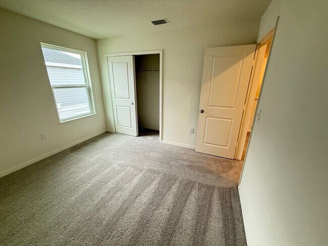 Building Photo - 651 Meadows Edge Pl