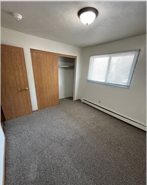 Building Photo - 916 20th Ave Pl