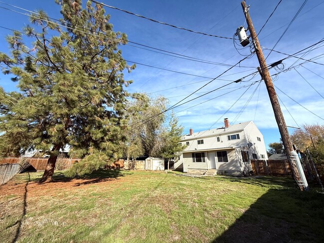 Building Photo - 1431 Johnston Ave