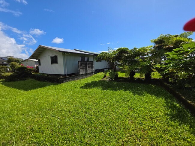 Building Photo - Available July 1 | Flexible 5-Bedroom Layout | 3.5BA Home | Secured Carport