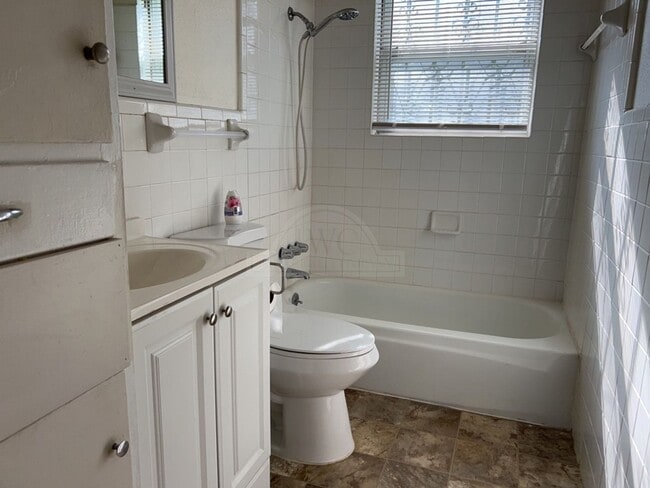 Building Photo - 908 Jefferies, Killeen