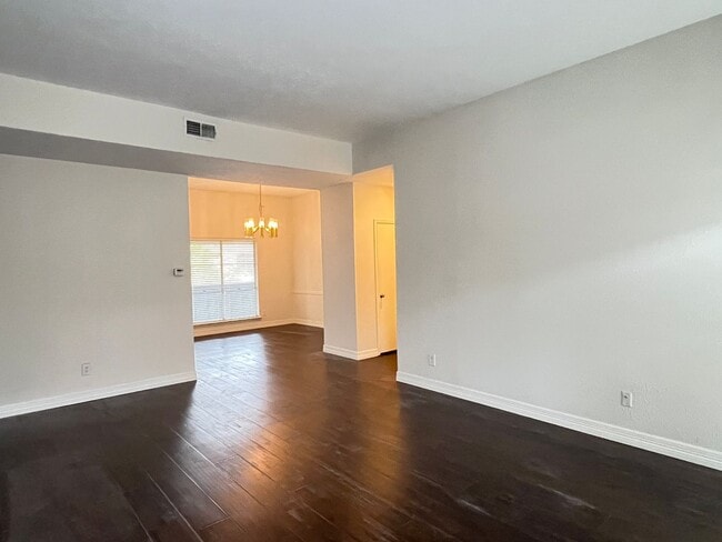 Building Photo - High Hollows