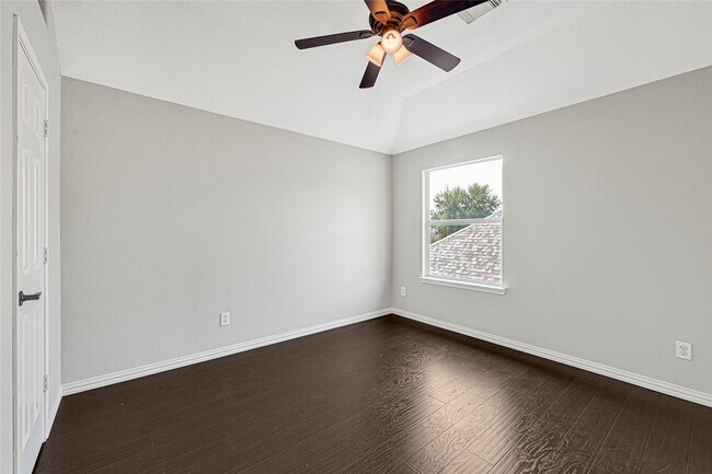 Building Photo - 14450 Eastern Redbud Ln