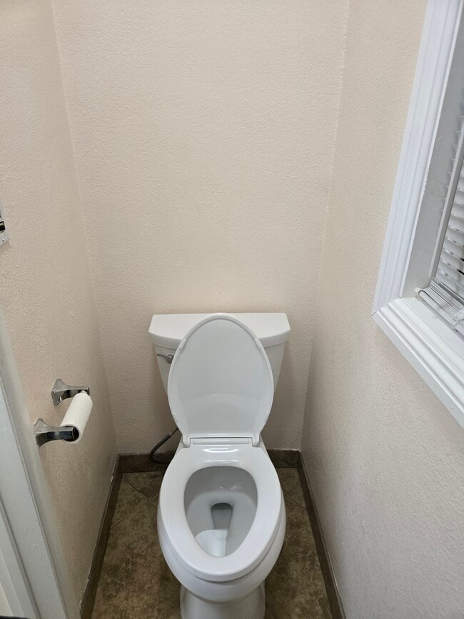 Building Photo - 1645 W Wisteria Pl