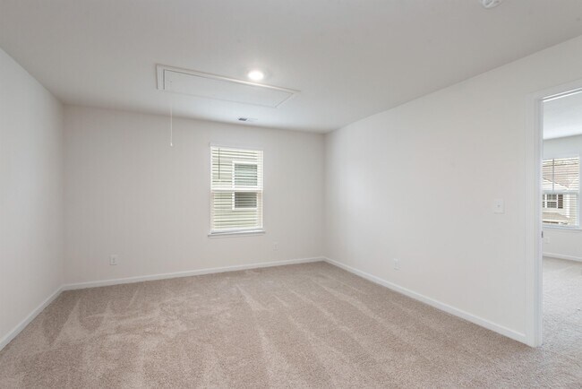 Building Photo - 5513 English Holly Wy