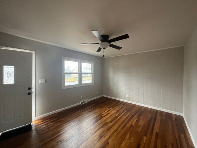 Building Photo - 1760 Fairmont Dr