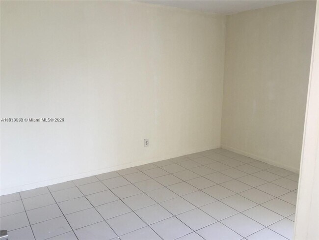 Building Photo - 3396 Foxcroft Rd