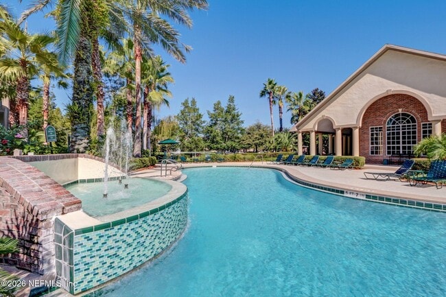Building Photo - 7800 Point Meadows Dr