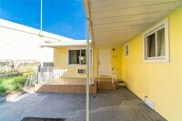 Building Photo - 1021 NW 23rd Ave