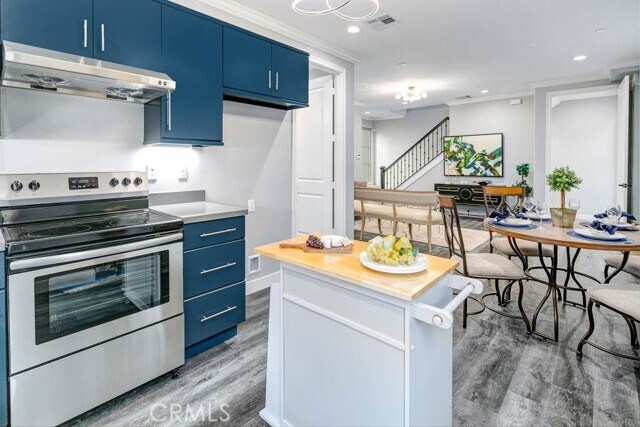 Building Photo - 530 Fano St