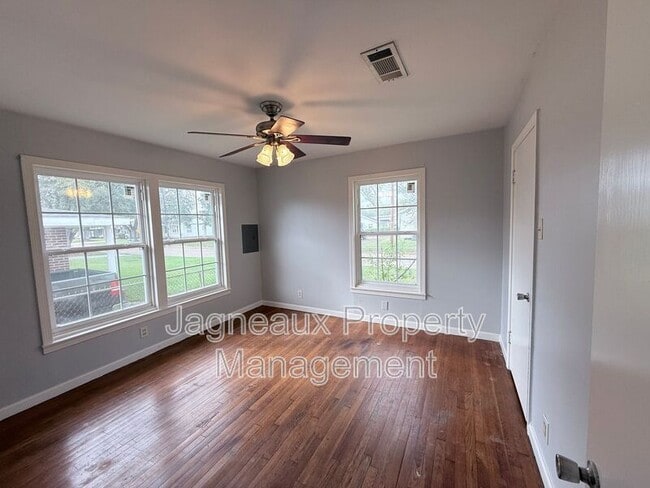 Building Photo - 3502 Center St