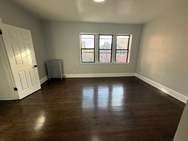 Building Photo - 5248 S Drexel Ave