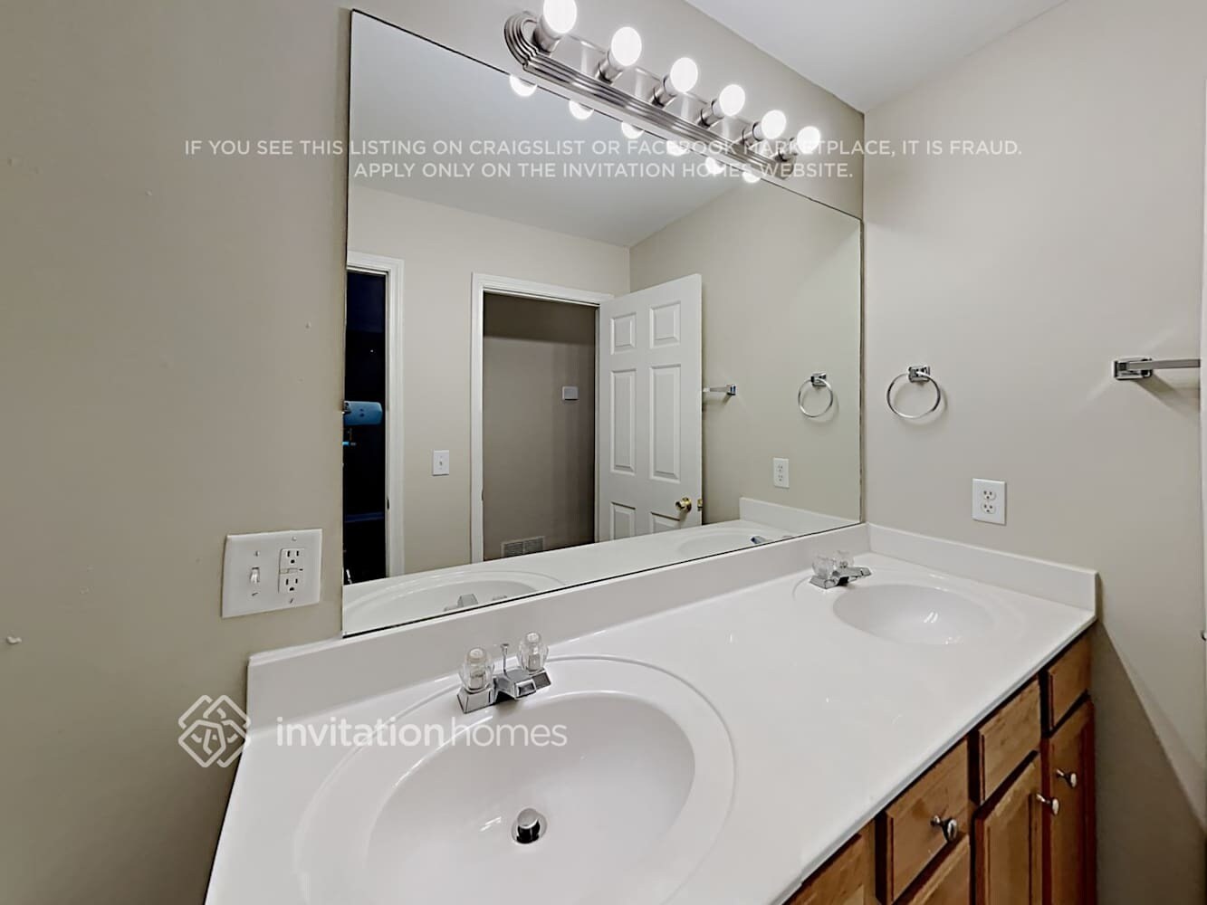 Building Photo - 325 Providence Rd