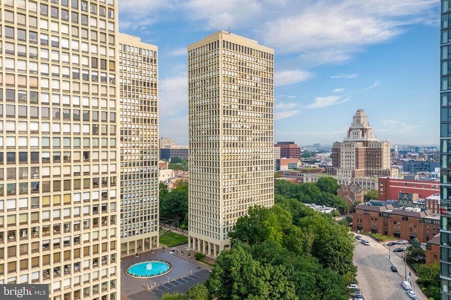 Building Photo - 210 Locust St