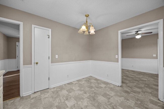 Building Photo - Lovely 3 bed 2 bath home located in Lillin...