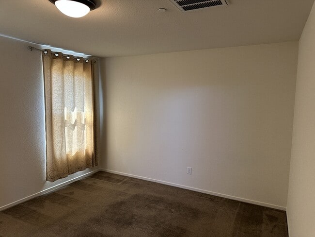 Building Photo - Stockton 4 Bedroom 2.5 Bathroom Home.