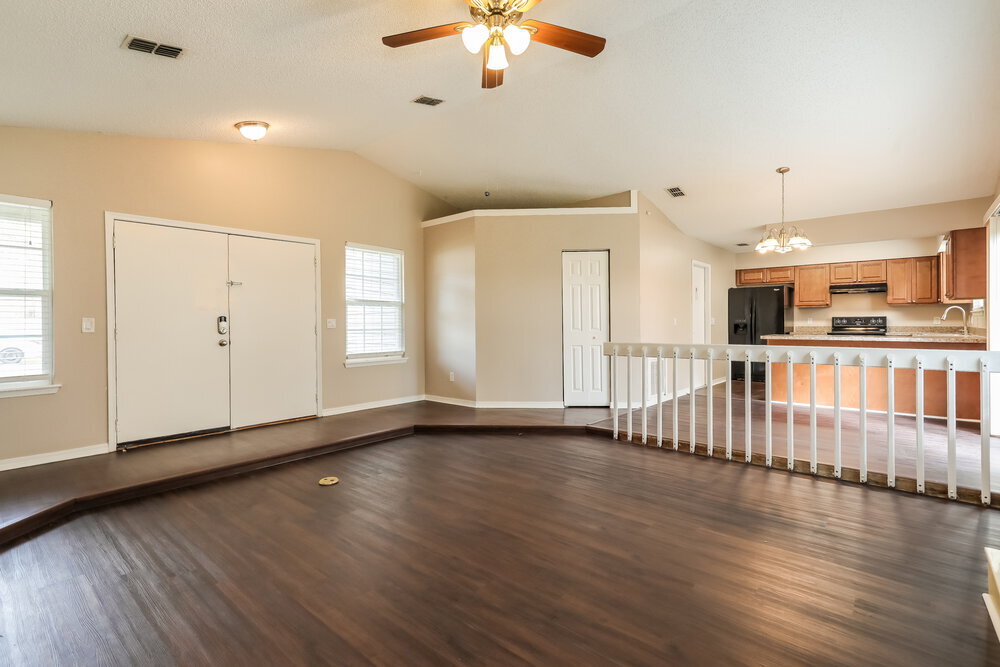 Building Photo - 1863 Sherwood Dr