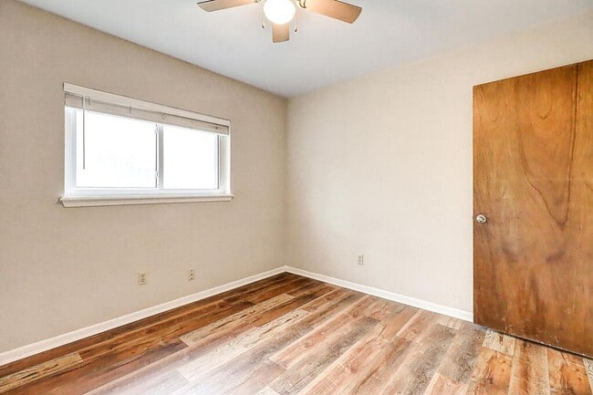 Building Photo - 3121 Seafoam Dr