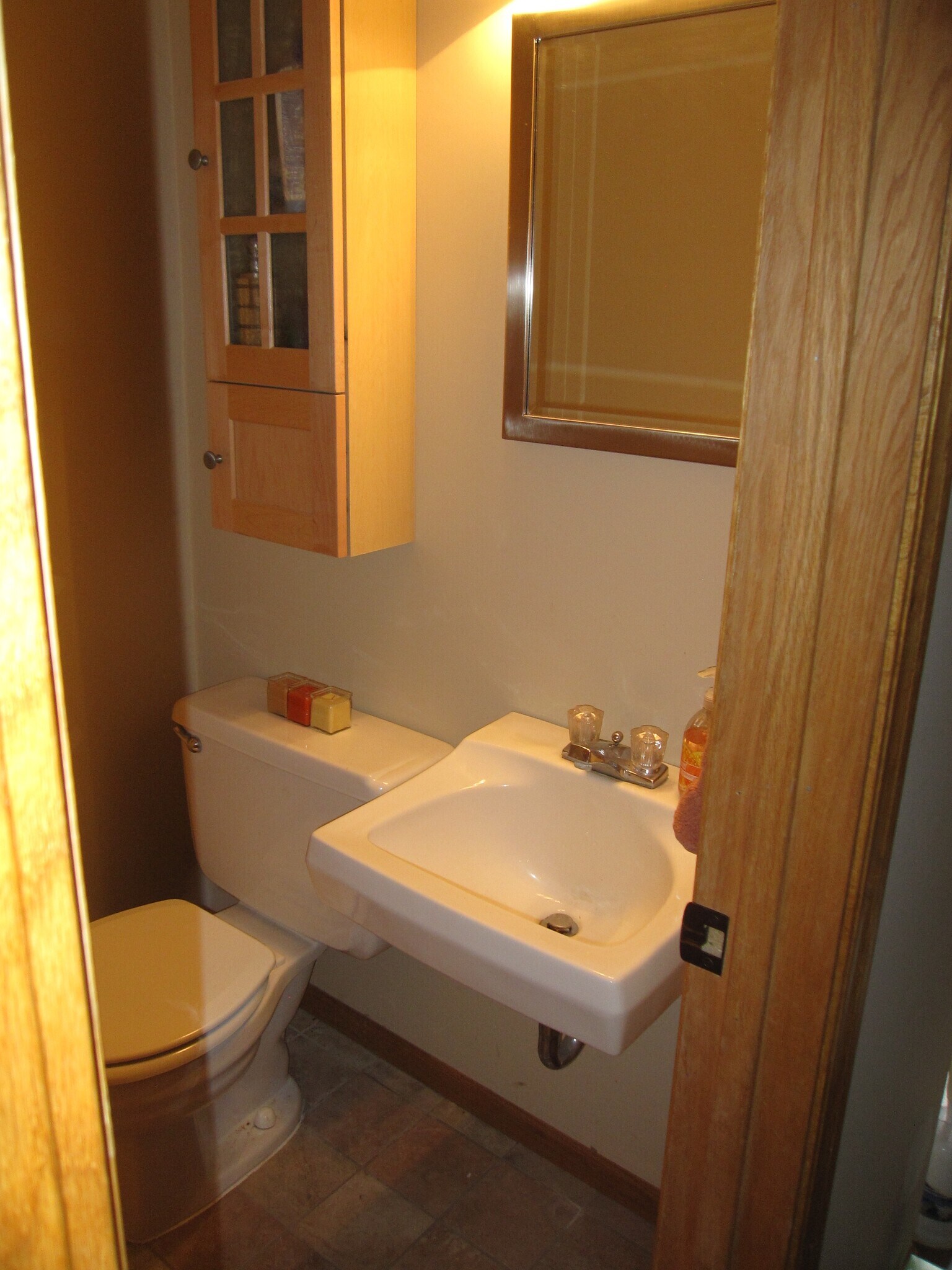 lower bath - 7472 Germane Trl