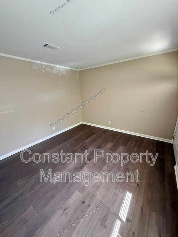Building Photo - 4301 Ayers Rd