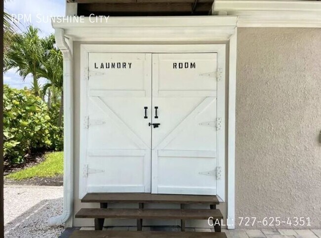 Building Photo - 7700 Boca Ciega Dr