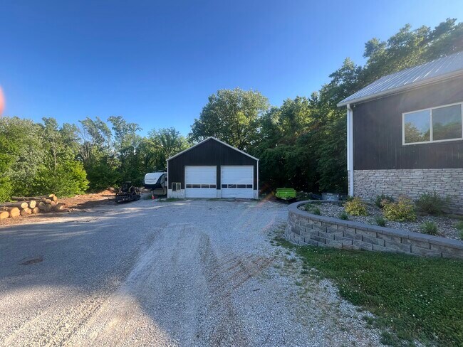 Building Photo - 2797 Happy Valley Rd