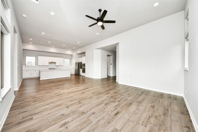 Building Photo - 2901 Apple Rose Ln