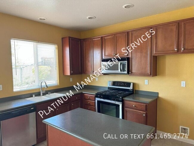 Building Photo - 37230 Queen Anne Pl