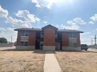 Building Photo - 205 Edgewood Dr
