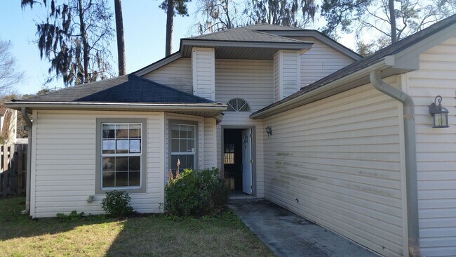 Building Photo - GA Town Home