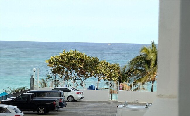 Building Photo - 4250 Galt Ocean Dr