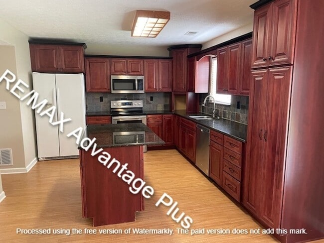 Building Photo - 10618 Irvin Pines Dr