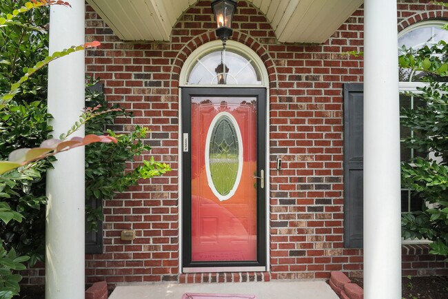 Building Photo - 68 Lincoln Way