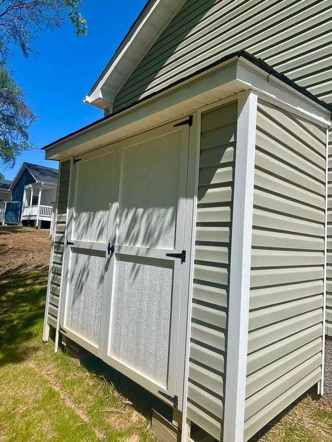 Building Photo - Brand New Home - Brooks Cove Subdivision -...
