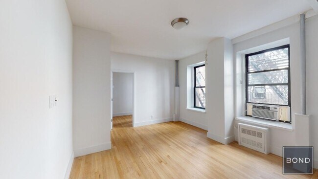 Primary Photo - 415 E 73rd St