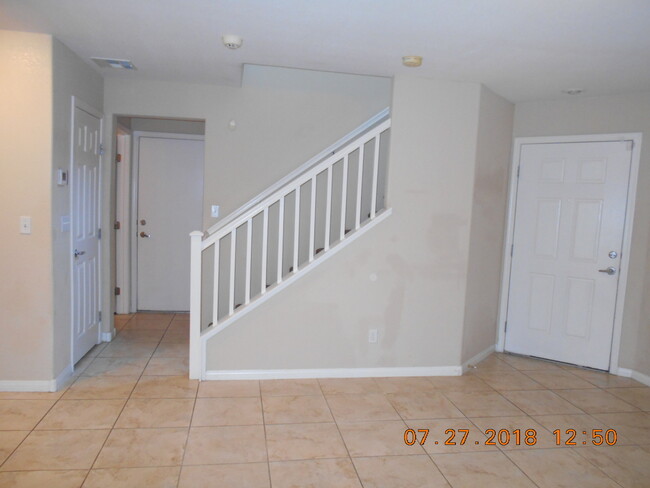 Building Photo - Large 3 Bedroom in the heart of Silverado ...