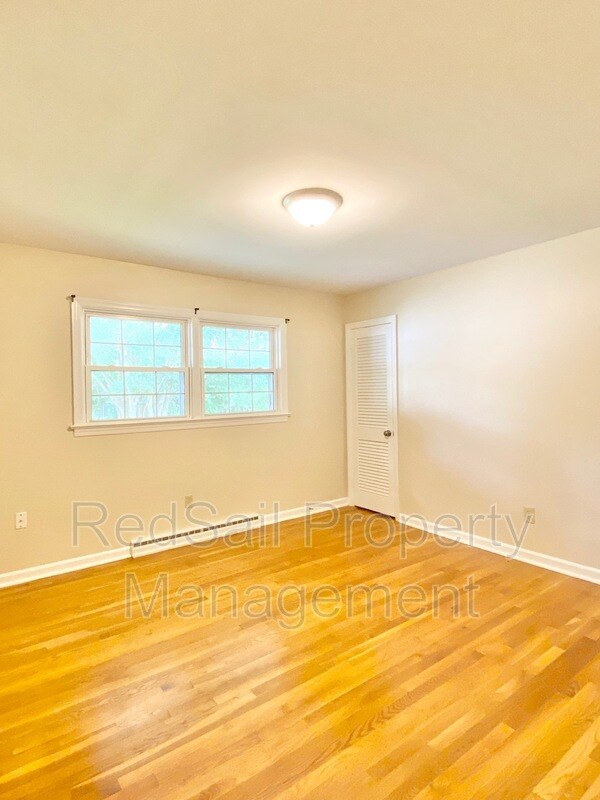 Building Photo - 729 Milton Dr