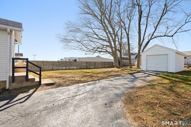 Building Photo - 14 Clark Ln