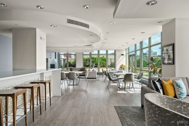 Building Photo - 4909 Laclede Ave