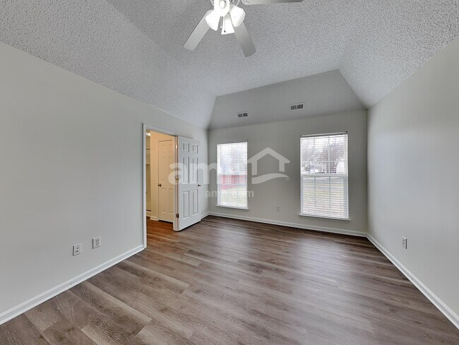 Building Photo - 2839 Oakglade Ct