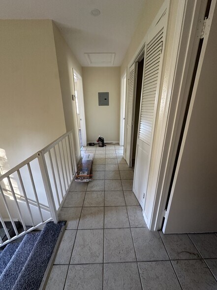 hallway 2nd fl - 2210 S Hobart Blvd