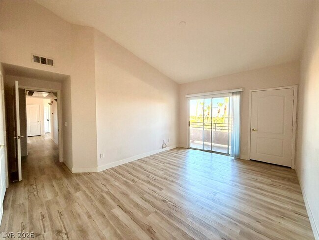 Building Photo - 9901 Trailwood Dr