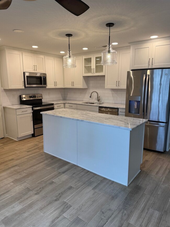 Building Photo - 8442 Farrah Ln