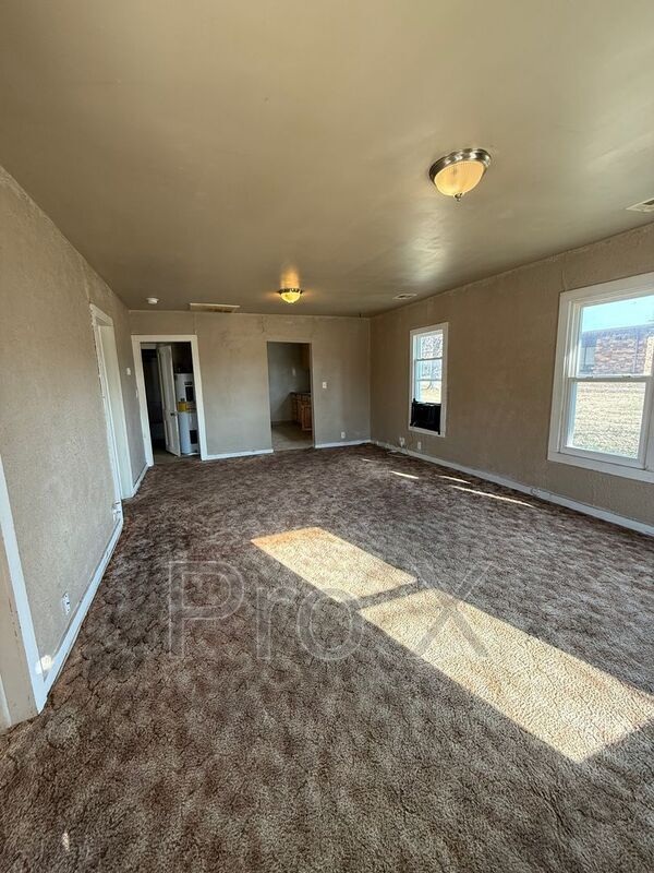 Building Photo - 308 W 10th St