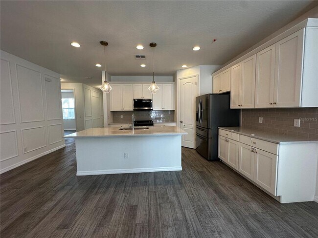 Building Photo - 15512 Sunquat Dr