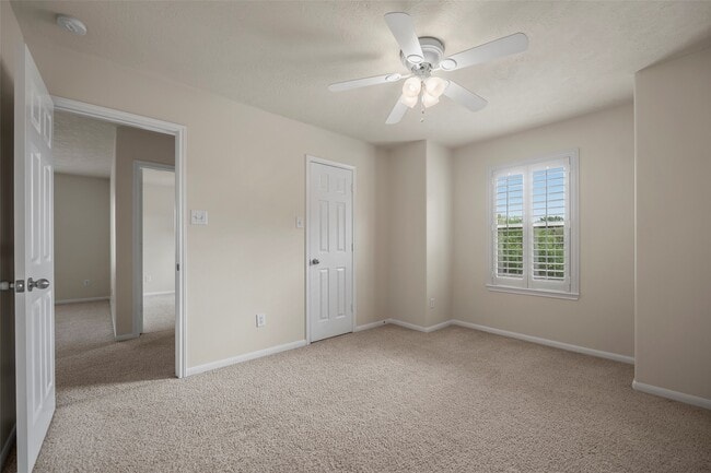 Building Photo - 22110 Field Green Dr