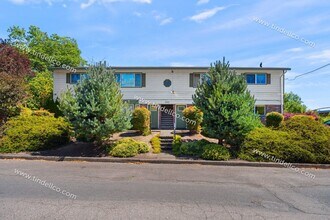 Building Photo - 8442 SE 23rd Ave
