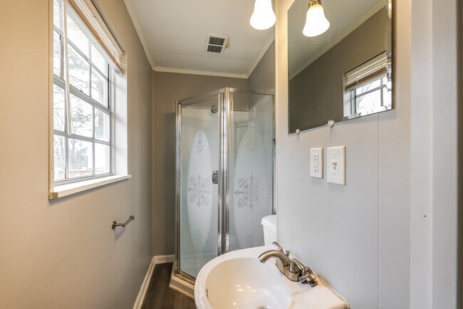 Building Photo - Welcome to Tuscaloosa!