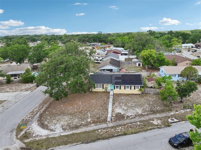 Building Photo - 503 Holt Cir