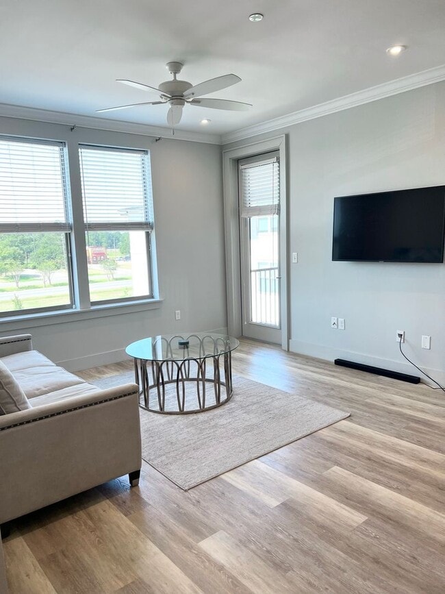 Building Photo - WATERFRONT CONDO FOR RENT